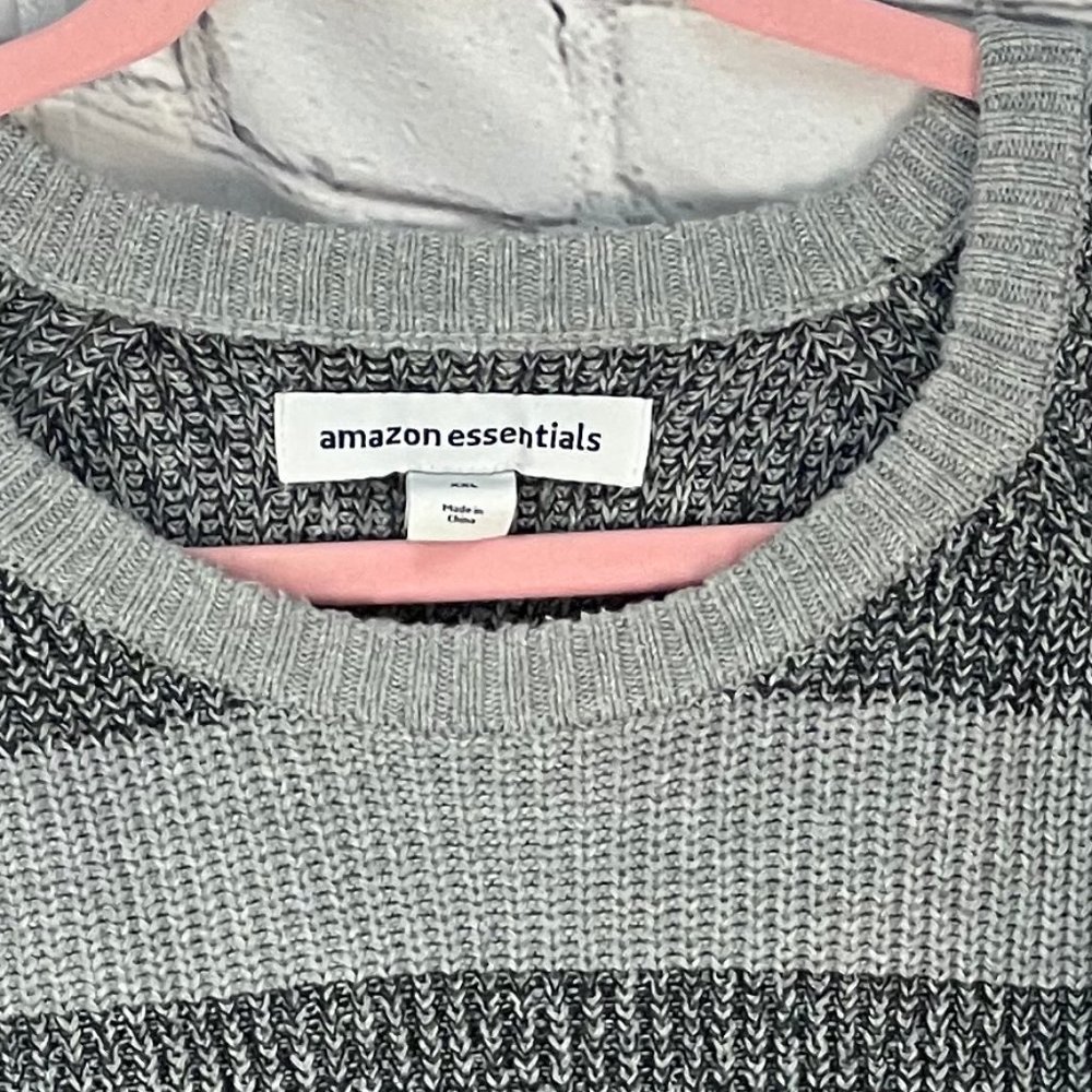 Amazon essentials sweater - Picture 3 of 5